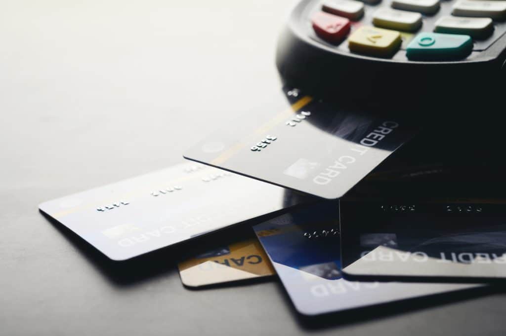 How Merchants Can Offset Credit Card Processing Fees